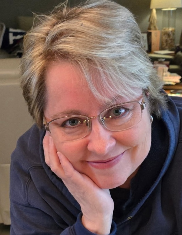  Renée Lukas - Writer